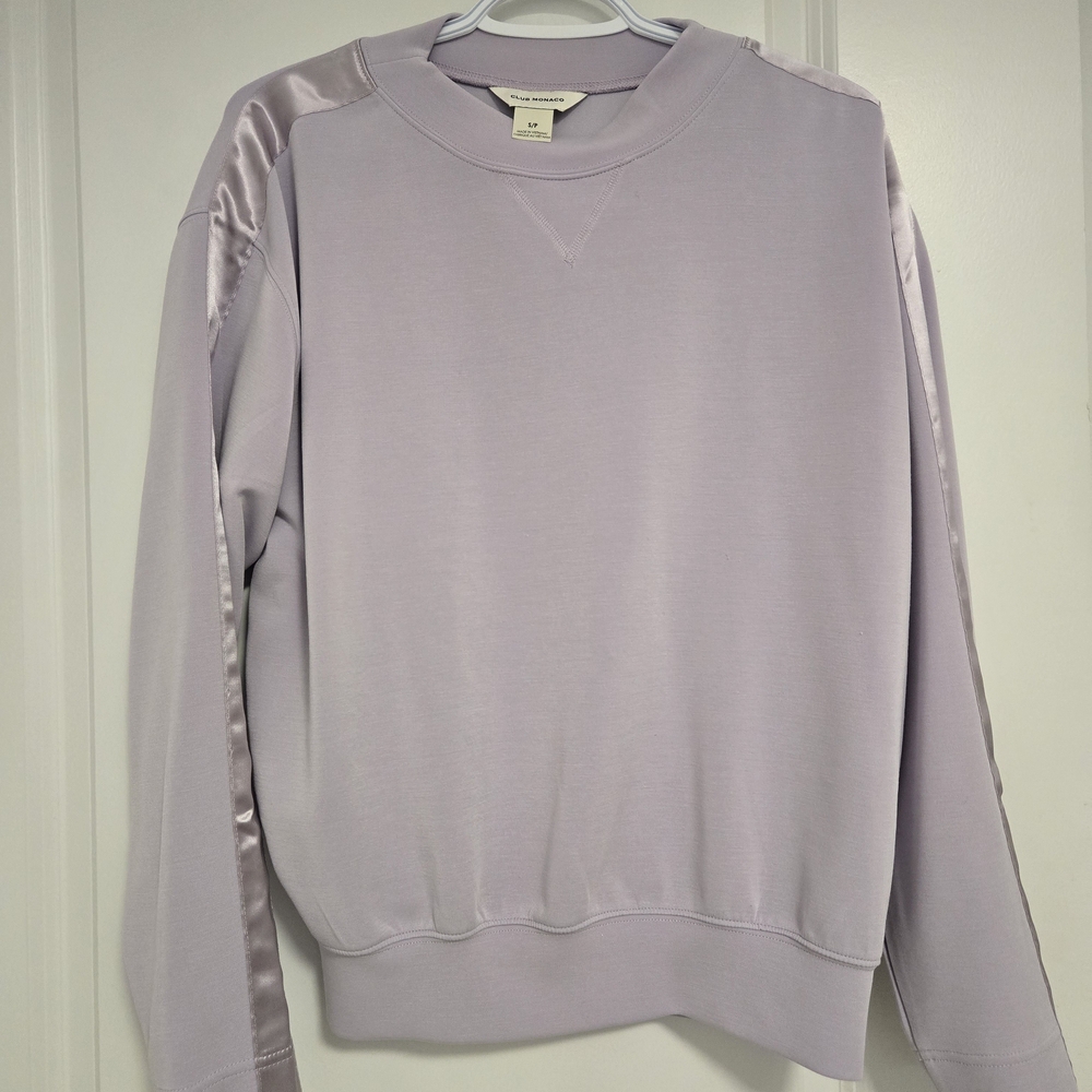 Club Monaco Women's Lavender Crewneck Sweater